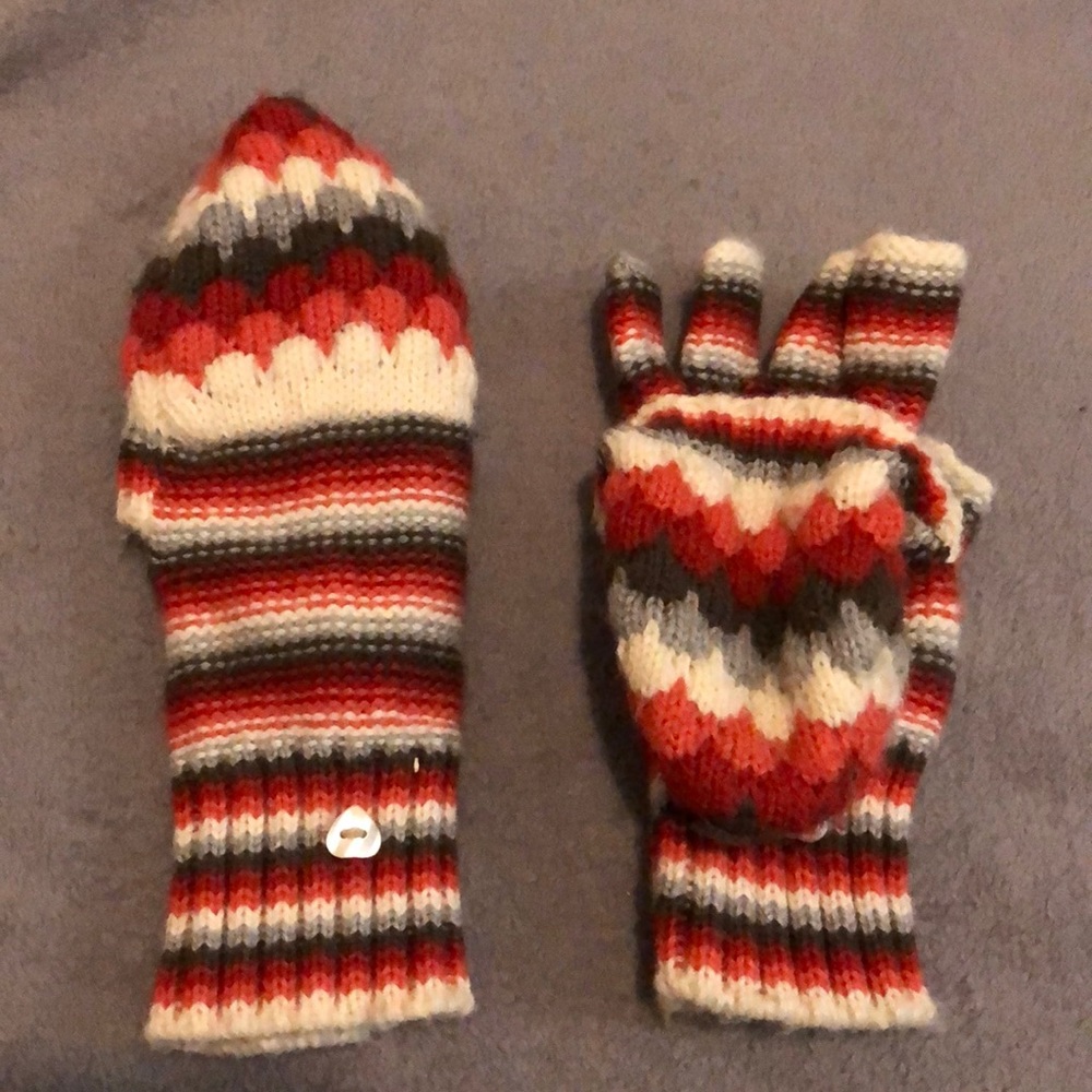 Aeropostale Knit Peekaboo Striped Gloves Mittens